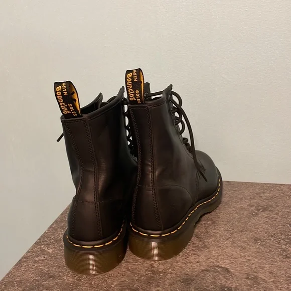 Dr. Martens Women’s 1460 W Black Nappa 8 Eye Boot - Picture 4 of 9